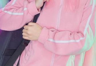红裙下的Umeko J，私拍合集里那种难以言表的美好